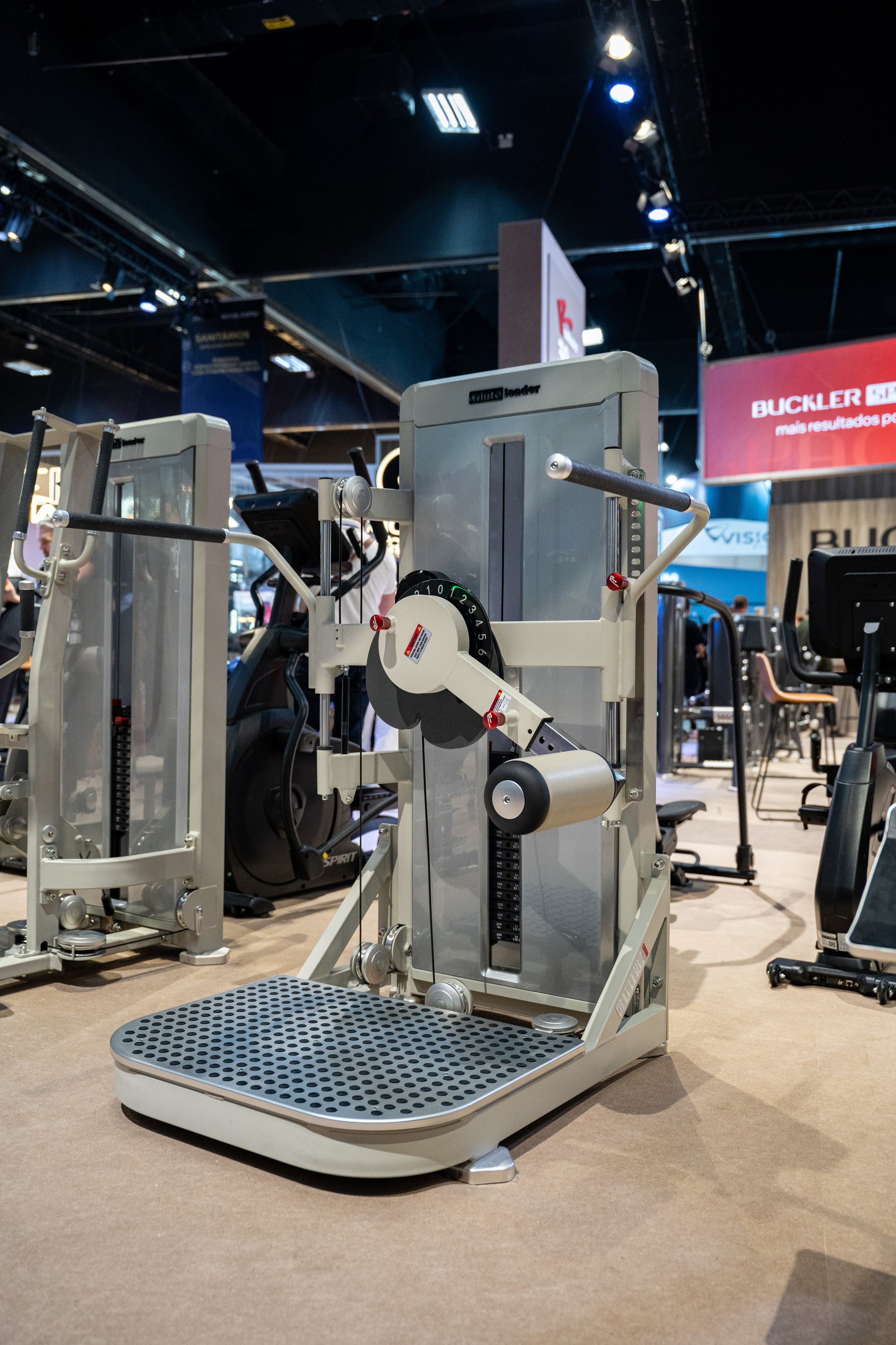 GluteLeader Multi-Hip GL-1009 full machine three-quarter view at a fitness exhibition